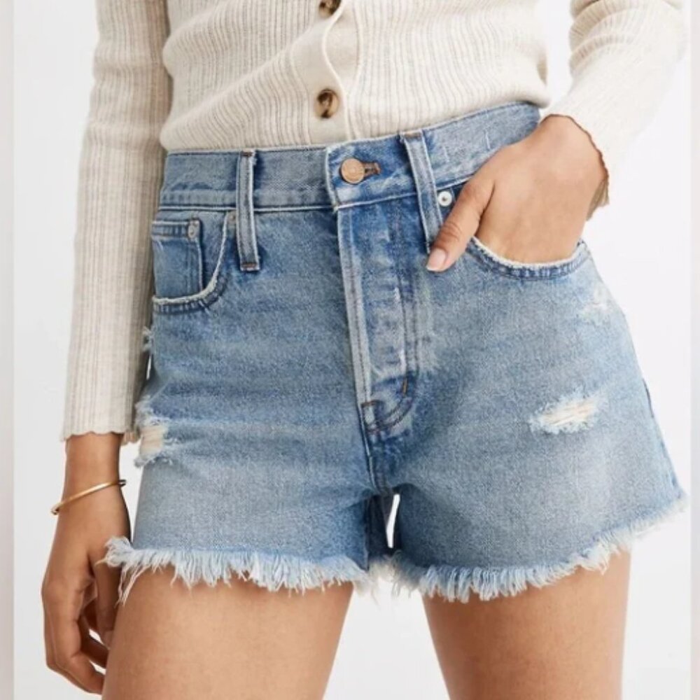 Madewell Relaxed Denim Distressed shorts size 30